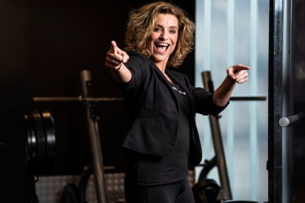 Jonge sportieve medewerker met groeimindset